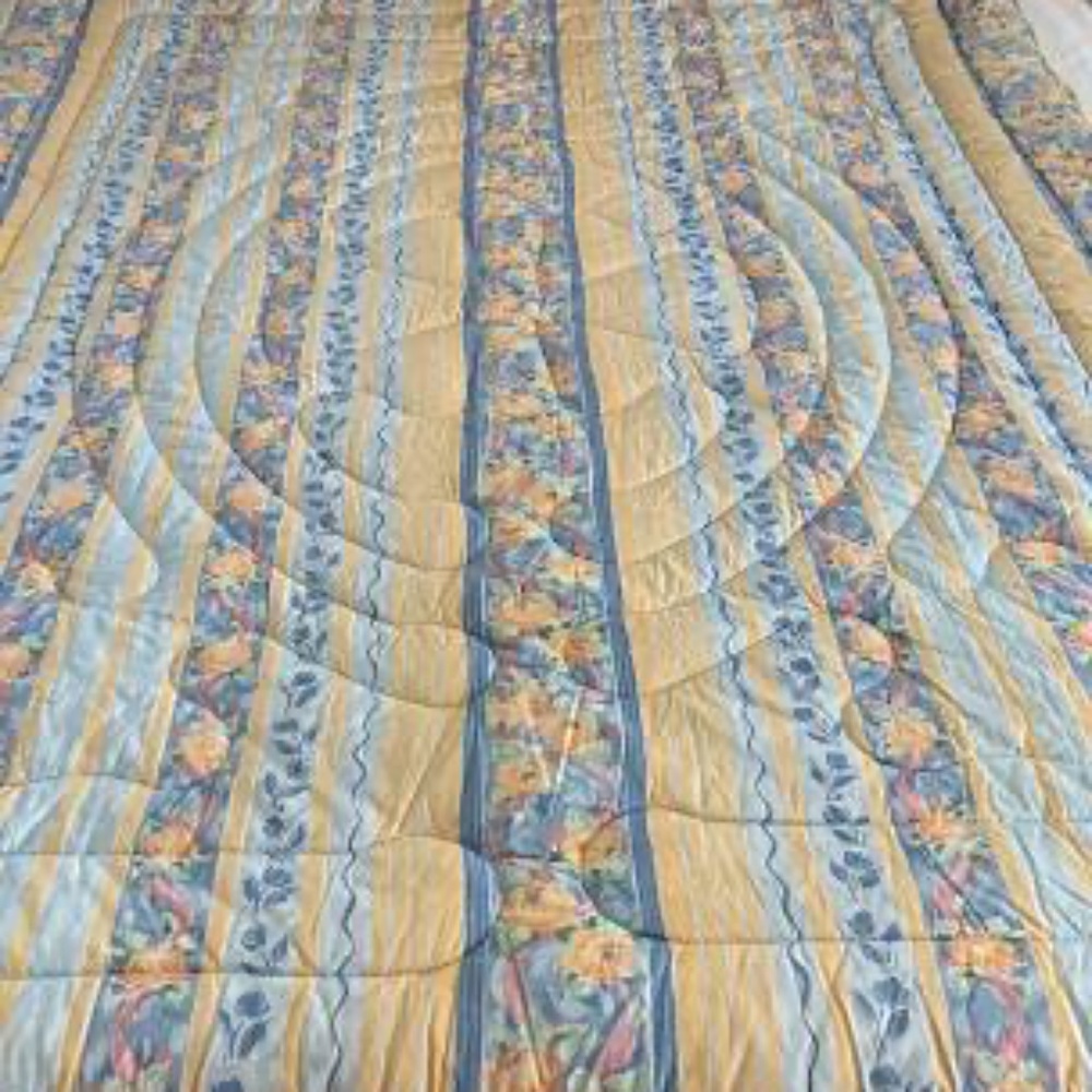 VINTAGE Croscill Fiesta Yellow, Blue Comforter - Full